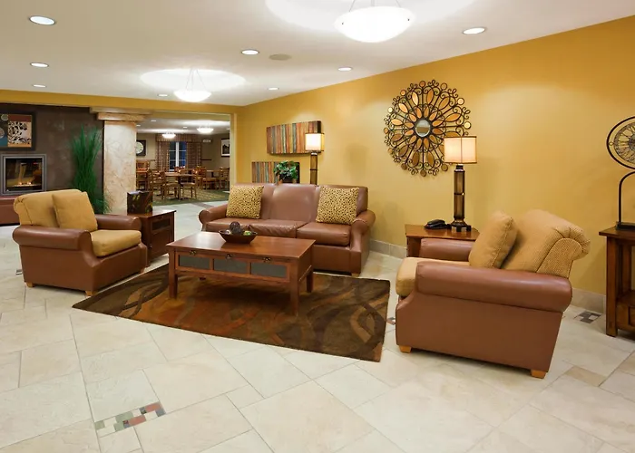 Hotel La Quinta By Wyndham Fargo-medical Center 3*