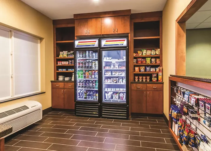 La Quinta By Wyndham Fargo-medical Center Hotel