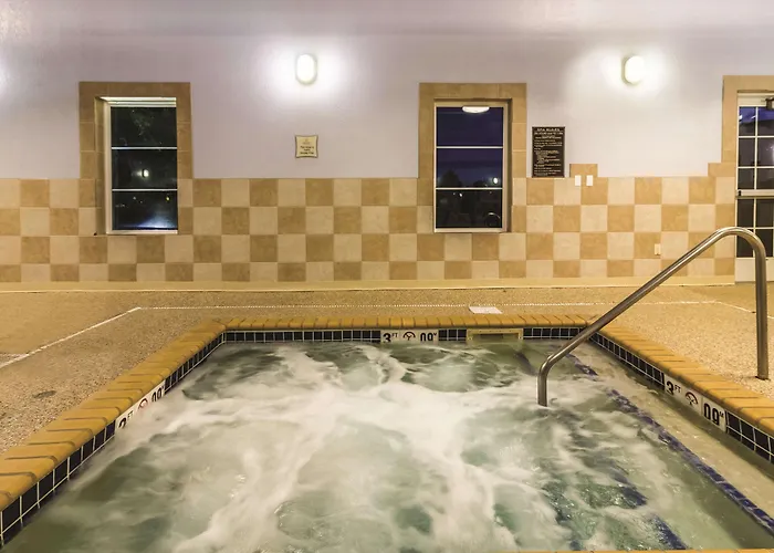 Hotel La Quinta By Wyndham Fargo-medical Center
