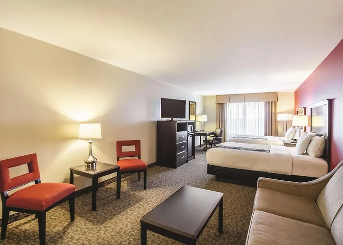 La Quinta By Wyndham Fargo-medical Center Hotel 3*