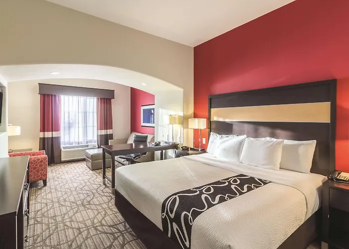 La Quinta By Wyndham Fargo-medical Center Hotel 3*