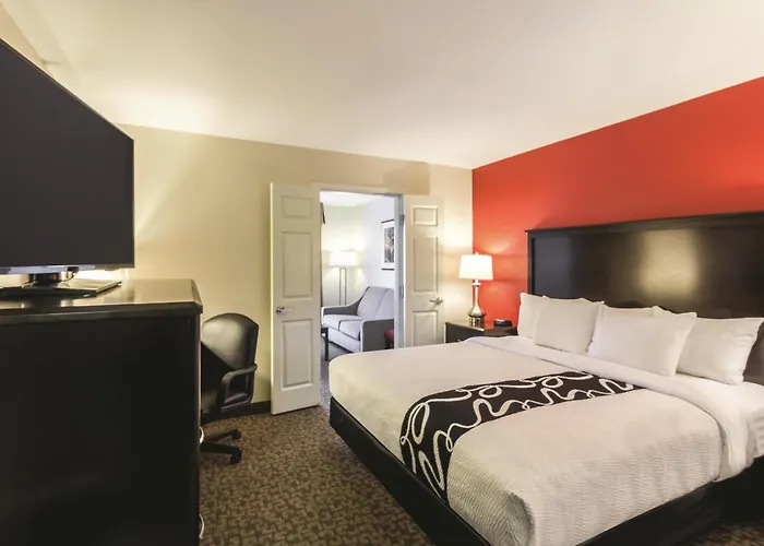 Hotel La Quinta By Wyndham Fargo-medical Center Fargo