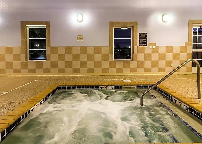 La Quinta By Wyndham Fargo-medical Center Hotel 3*