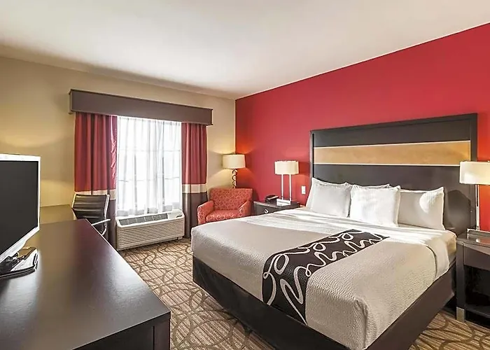 Hotel La Quinta By Wyndham Fargo-medical Center