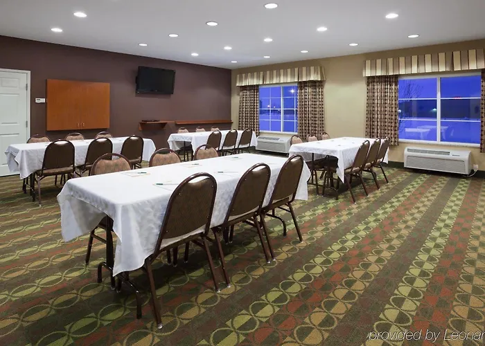 La Quinta By Wyndham Fargo-medical Center Hotel