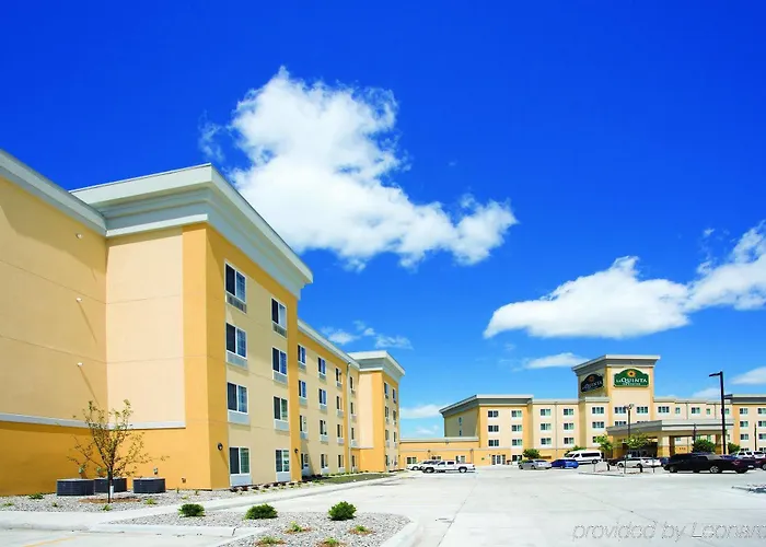 La Quinta By Wyndham Fargo-medical Center Hotel