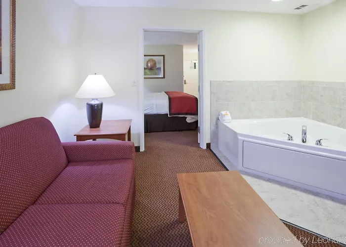 La Quinta By Wyndham Fargo-medical Center Hotel 3*