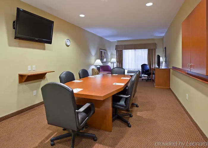 La Quinta By Wyndham Fargo-medical Center 3*