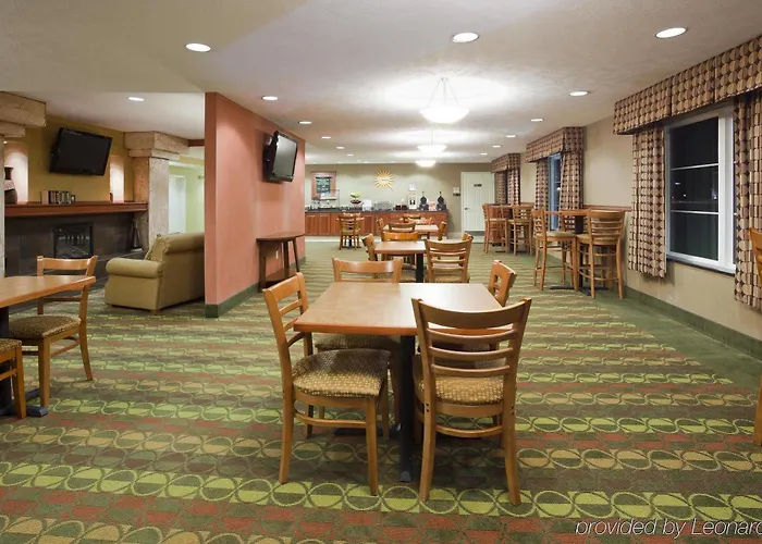 Hotel La Quinta By Wyndham Fargo-medical Center