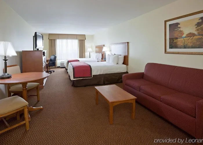 Hotel La Quinta By Wyndham Fargo-medical Center Fargo