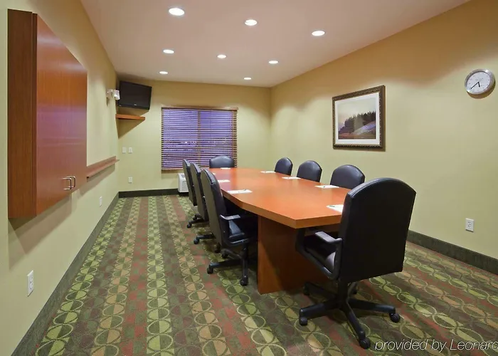 Hotel La Quinta By Wyndham Fargo-medical Center 3*